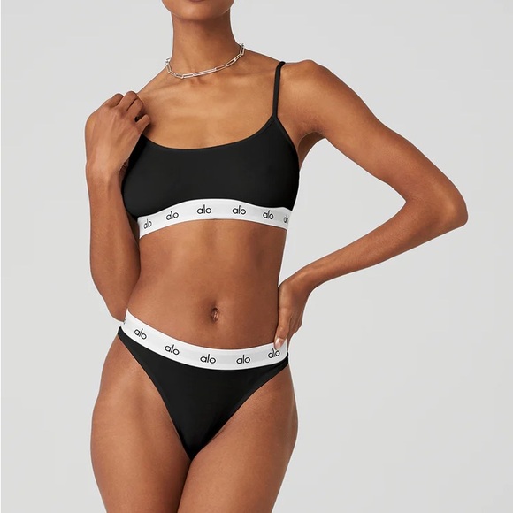 ALO Yoga Black Icon Cami Bra - Picture 2 of 6